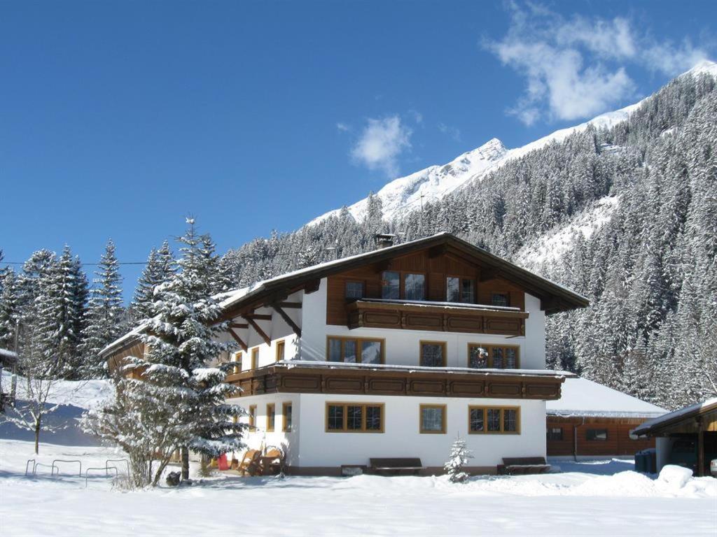 Haus Laerchenhof Villa Holzgau Buitenkant foto